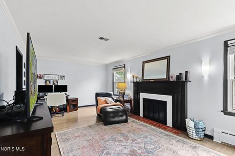 Tiny photo for 548 E Indiana Avenue, Perrysburg, OH 43551 (MLS # 10007557)