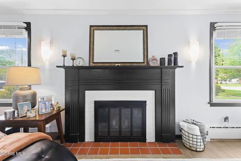 Tiny photo for 548 E Indiana Avenue, Perrysburg, OH 43551 (MLS # 10007557)