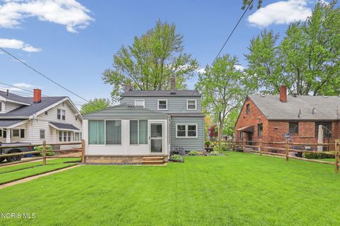 Tiny photo for 548 E Indiana Avenue, Perrysburg, OH 43551 (MLS # 10007557)