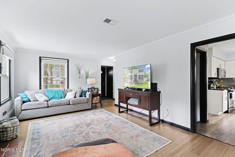 Tiny photo for 548 E Indiana Avenue, Perrysburg, OH 43551 (MLS # 10007557)