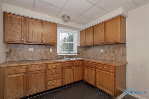 Tiny photo for 532 Toronto Avenue, Toledo, OH 43609 (MLS # 10014201)