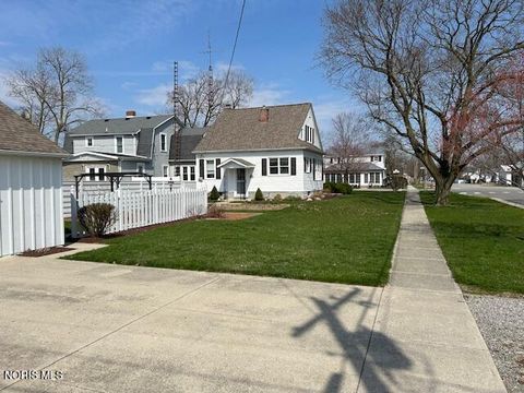 Tiny photo for 148 E Lynn Street, Edgerton, OH 43517 (MLS # 10005752)