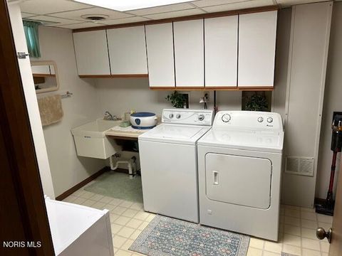 Tiny photo for 148 E Lynn Street, Edgerton, OH 43517 (MLS # 10005752)