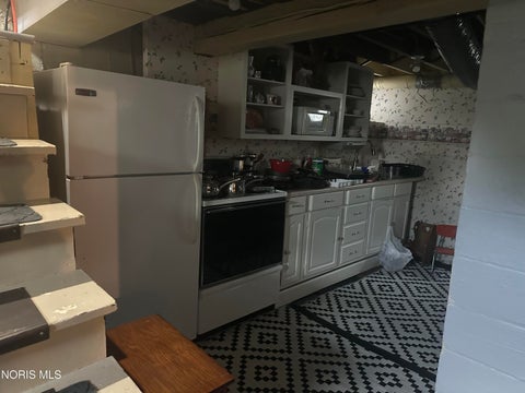 Tiny photo for 660 Perry Street, Defiance, OH 43512 (MLS # 10014182)