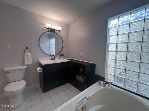 Tiny photo for 6079 Whiteford Center Road, Toledo, OH 43613 (MLS # 10007982)