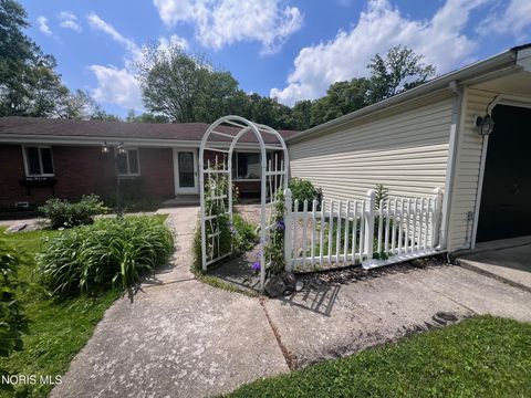 Tiny photo for 6079 Whiteford Center Road, Toledo, OH 43613 (MLS # 10007982)