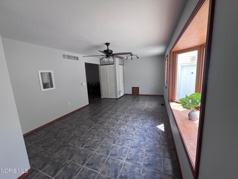 Tiny photo for 6079 Whiteford Center Road, Toledo, OH 43613 (MLS # 10007982)