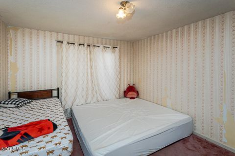 Tiny photo for 817 W Center Street, Fostoria, OH 44830 (MLS # 10004964)