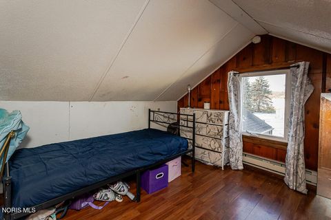 Tiny photo for 817 W Center Street, Fostoria, OH 44830 (MLS # 10004964)