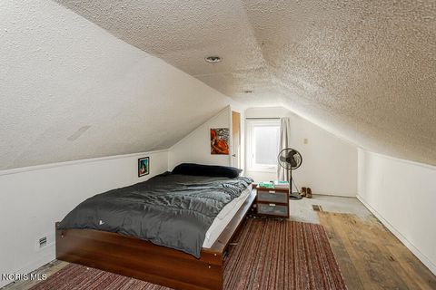 Tiny photo for 817 W Center Street, Fostoria, OH 44830 (MLS # 10004964)