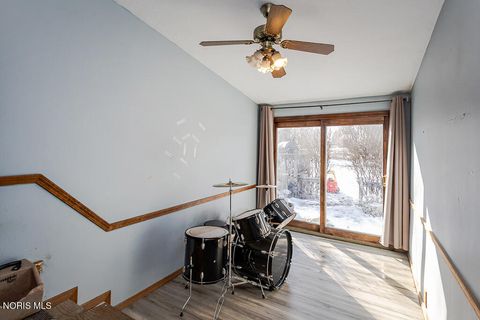 Tiny photo for 817 W Center Street, Fostoria, OH 44830 (MLS # 10004964)