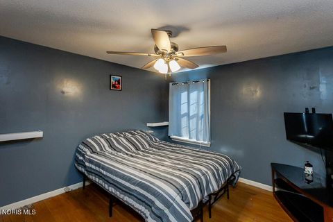 Tiny photo for 817 W Center Street, Fostoria, OH 44830 (MLS # 10004964)