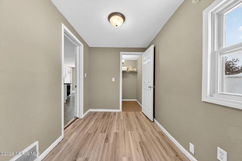 Tiny photo for 131 Meekison Street, Napoleon, OH 43545 (MLS # 10003953)