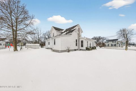 Tiny photo for 131 Meekison Street, Napoleon, OH 43545 (MLS # 10003953)