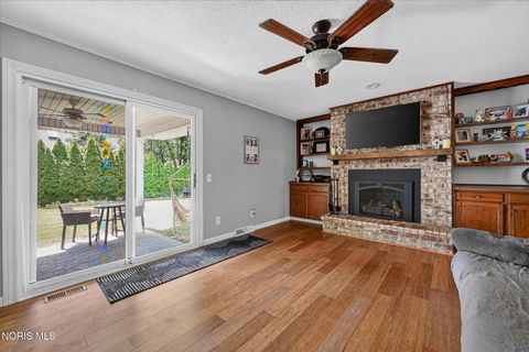 Tiny photo for 937 Bexley Drive, Perrysburg, OH 43551 (MLS # 10010021)