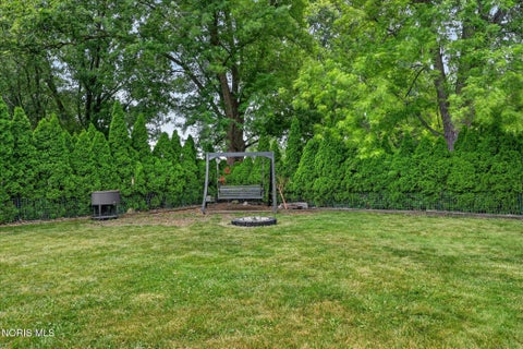 Tiny photo for 937 Bexley Drive, Perrysburg, OH 43551 (MLS # 10010021)