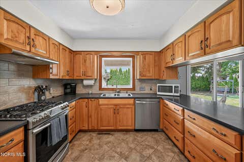 Tiny photo for 937 Bexley Drive, Perrysburg, OH 43551 (MLS # 10010021)