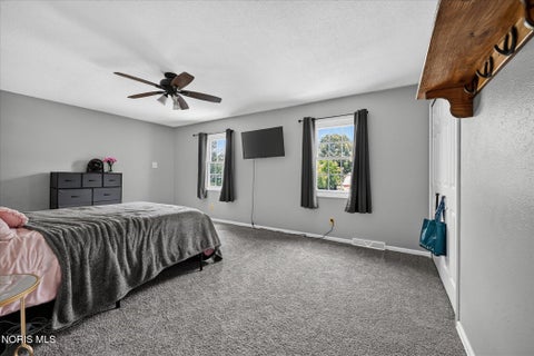 Tiny photo for 937 Bexley Drive, Perrysburg, OH 43551 (MLS # 10010021)