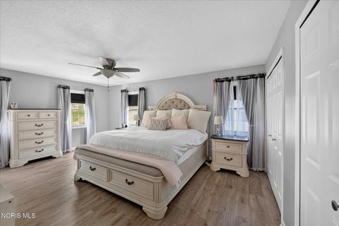 Tiny photo for 937 Bexley Drive, Perrysburg, OH 43551 (MLS # 10010021)