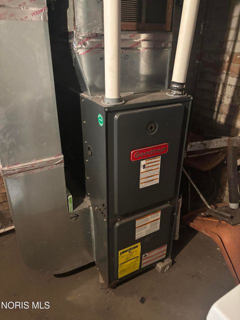 Tiny photo for 722 Walnut Street, Toledo, OH 43604 (MLS # 10006275)