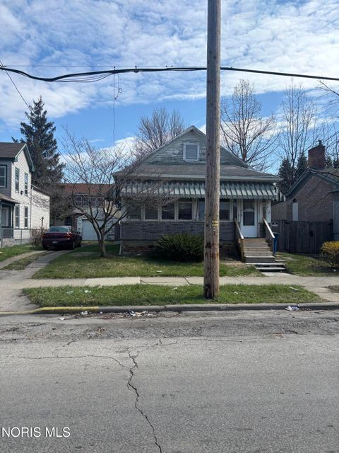 Photo of 722 Walnut Street, Toledo, OH 43604 (MLS # 10006275)