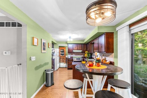 Tiny photo for 1839 Sherwood Drive, Defiance, OH 43512 (MLS # 10002445)