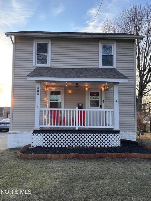 Photo of 919 S Main Street, Fostoria, OH 44830 (MLS # 10004548)