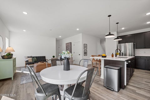 Tiny photo for 1752 Wexford Drive, Bowling Green, OH 43402 (MLS # 10012347)