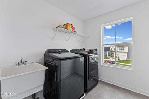 Tiny photo for 1752 Wexford Drive, Bowling Green, OH 43402 (MLS # 10012347)
