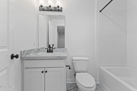 Tiny photo for 1752 Wexford Drive, Bowling Green, OH 43402 (MLS # 10012347)