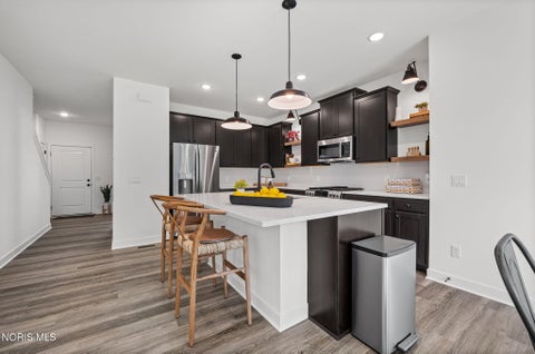 Tiny photo for 1752 Wexford Drive, Bowling Green, OH 43402 (MLS # 10012347)