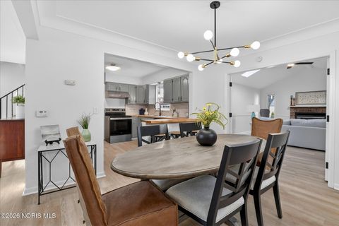 Tiny photo for 2550 Secor Road, Toledo, OH 43606 (MLS # 10003082)