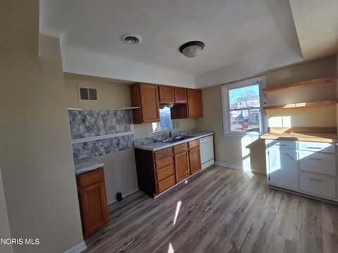 Tiny photo for 706 Carver Boulevard, Toledo, OH 43607 (MLS # 10004632)