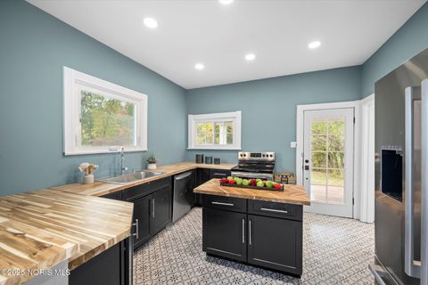 Tiny photo for 3304 Island Avenue, Toledo, OH 43614 (MLS # 10000342)