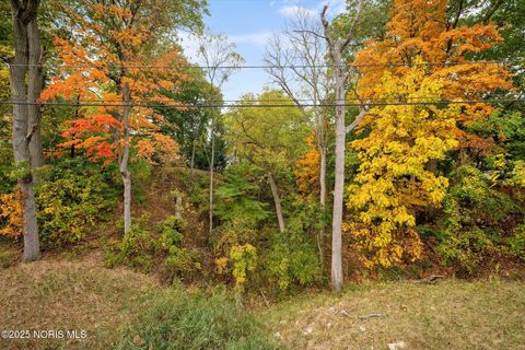 Tiny photo for 3304 Island Avenue, Toledo, OH 43614 (MLS # 10000342)