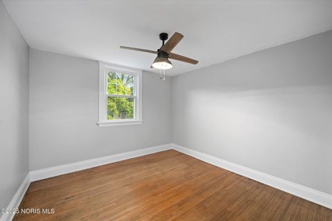 Tiny photo for 3304 Island Avenue, Toledo, OH 43614 (MLS # 10000342)