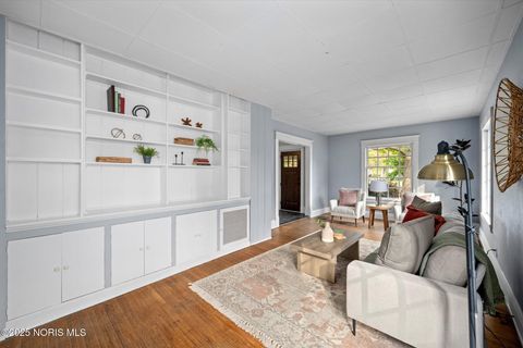 Tiny photo for 3304 Island Avenue, Toledo, OH 43614 (MLS # 10000342)