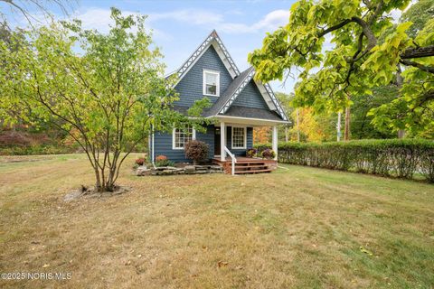 Tiny photo for 3304 Island Avenue, Toledo, OH 43614 (MLS # 10000342)