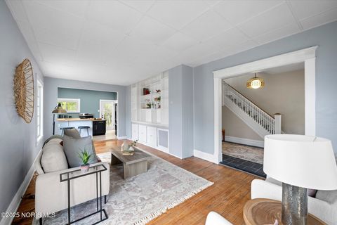 Tiny photo for 3304 Island Avenue, Toledo, OH 43614 (MLS # 10000342)
