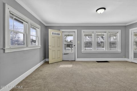 Tiny photo for 1019 E Manhattan Boulevard, Toledo, OH 43608 (MLS # 10003603)