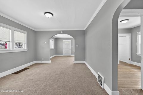 Tiny photo for 1019 E Manhattan Boulevard, Toledo, OH 43608 (MLS # 10003603)