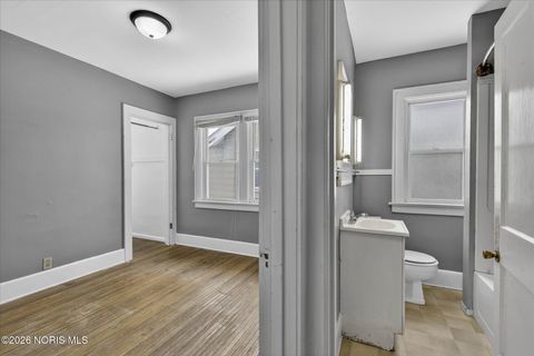 Tiny photo for 1019 E Manhattan Boulevard, Toledo, OH 43608 (MLS # 10003603)