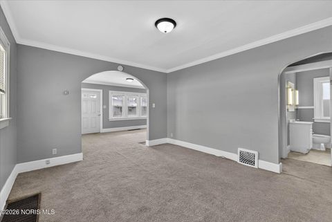 Tiny photo for 1019 E Manhattan Boulevard, Toledo, OH 43608 (MLS # 10003603)