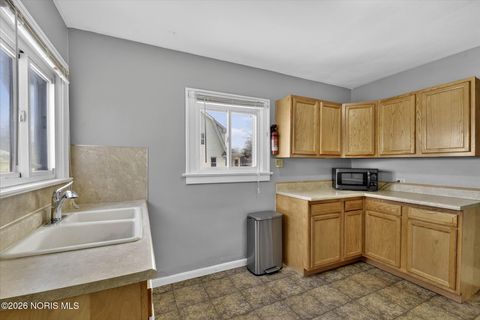 Tiny photo for 1019 E Manhattan Boulevard, Toledo, OH 43608 (MLS # 10003603)