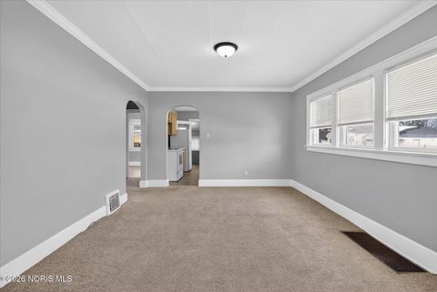 Tiny photo for 1019 E Manhattan Boulevard, Toledo, OH 43608 (MLS # 10003603)