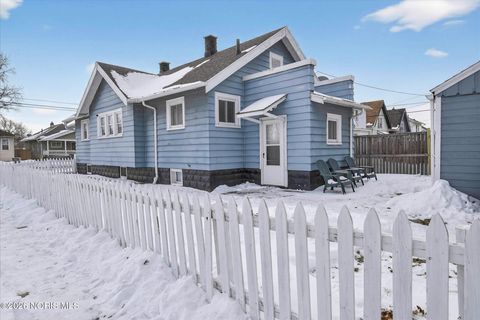 Tiny photo for 1019 E Manhattan Boulevard, Toledo, OH 43608 (MLS # 10003603)