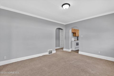 Tiny photo for 1019 E Manhattan Boulevard, Toledo, OH 43608 (MLS # 10003603)