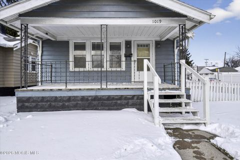 Tiny photo for 1019 E Manhattan Boulevard, Toledo, OH 43608 (MLS # 10003603)