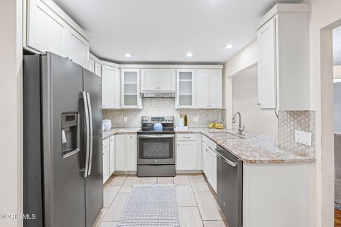 Tiny photo for 4246 Vicksburg Drive, Sylvania, OH 43560 (MLS # 10007118)