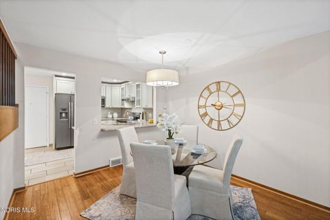 Tiny photo for 4246 Vicksburg Drive, Sylvania, OH 43560 (MLS # 10007118)